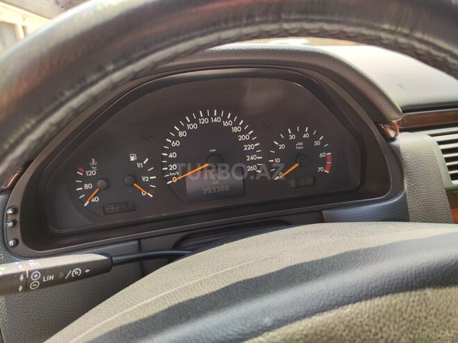 Mercedes E 240-9