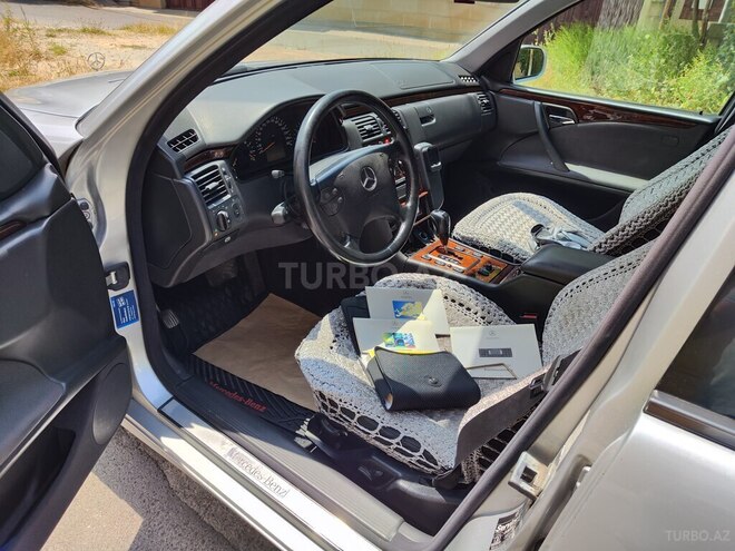 Mercedes E 240-7