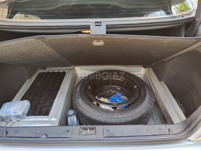 Mercedes E 240-17