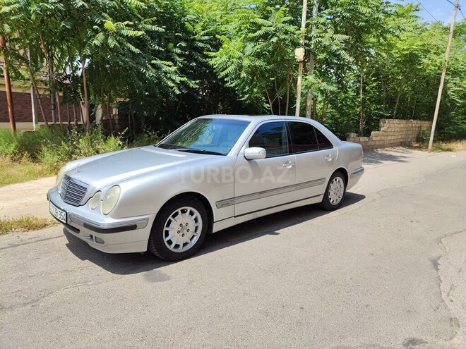 Mercedes E 240-2