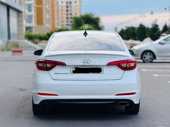 Hyundai Sonata-5