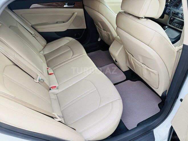Hyundai Sonata-13