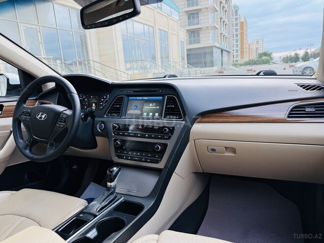 Hyundai Sonata-14