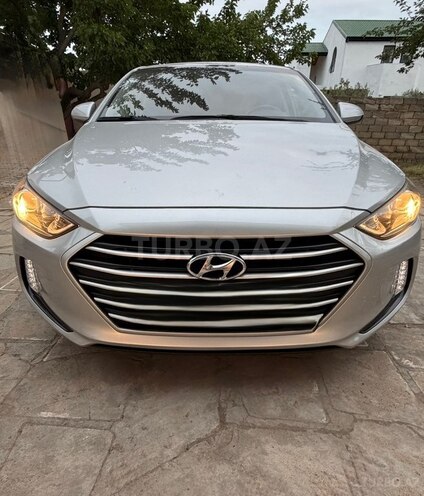 Hyundai Elantra-1