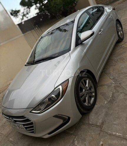 Hyundai Elantra-5