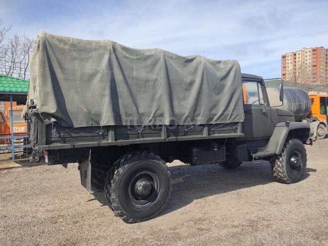 GAZ 3308-10