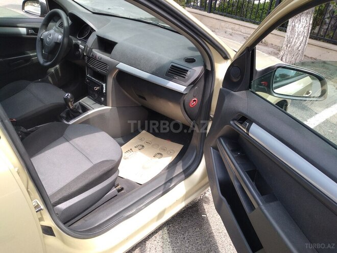 Opel Astra-10