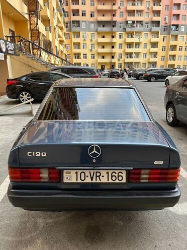 Mercedes 190-2