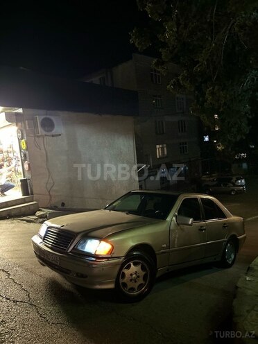 Mercedes C 220-2