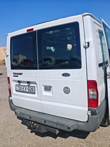 Ford Transit-2