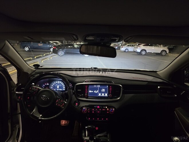 Kia Sorento-9