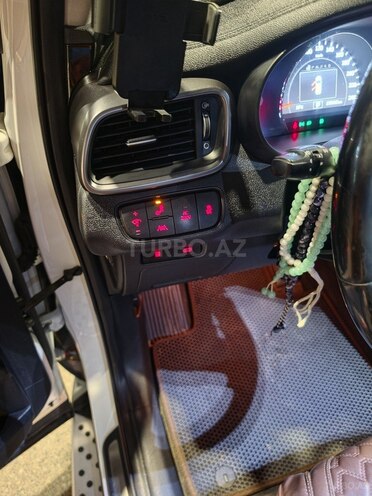 Kia Sorento-13
