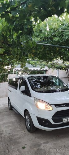 Ford Tourneo Custom-3