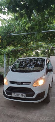 Ford Tourneo Custom-1