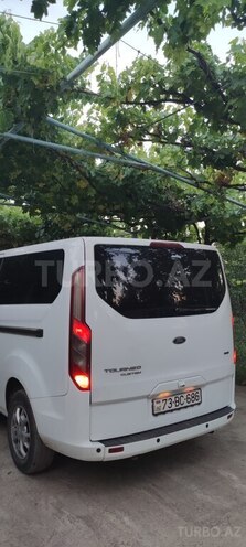 Ford Tourneo Custom-4