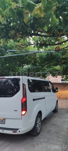Ford Tourneo Custom-6