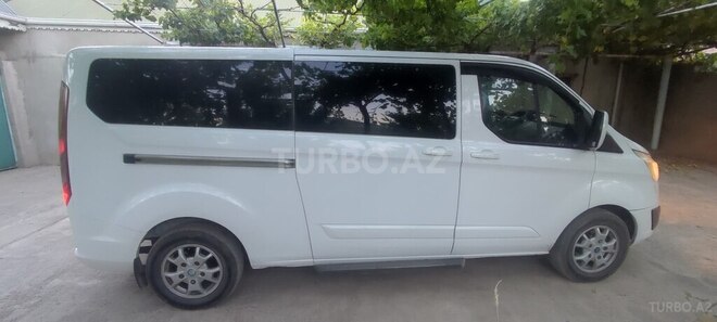 Ford Tourneo Custom-8