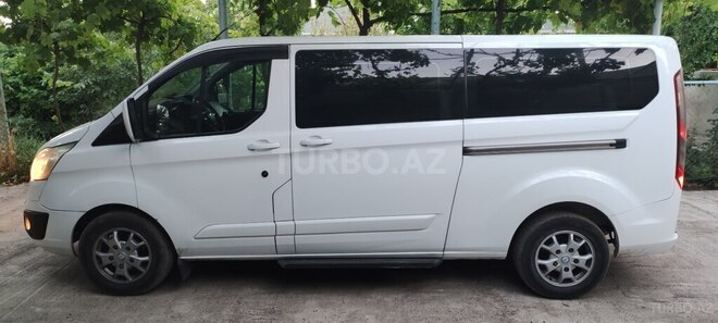 Ford Tourneo Custom-7