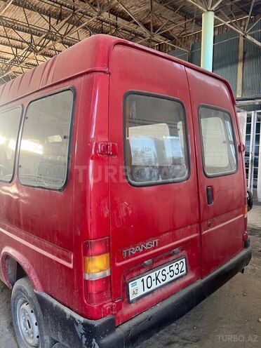 Ford Transit-8