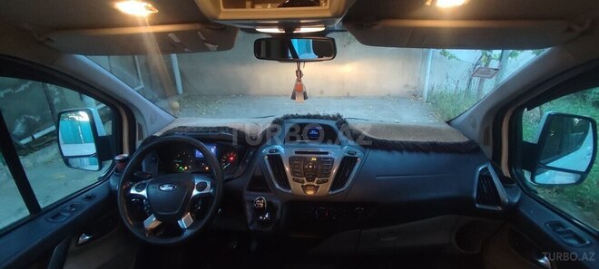 Ford Tourneo Custom-14