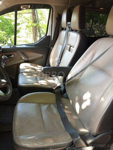 Ford Tourneo Custom-15