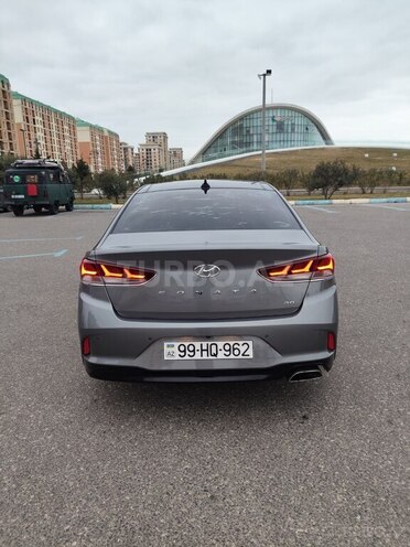 Hyundai Sonata-5