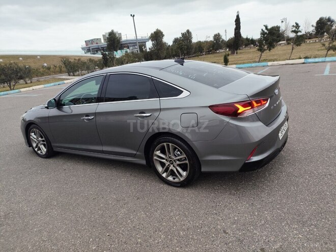 Hyundai Sonata-6