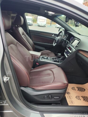 Hyundai Sonata-9