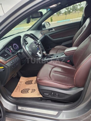 Hyundai Sonata-8