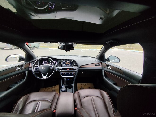 Hyundai Sonata-12