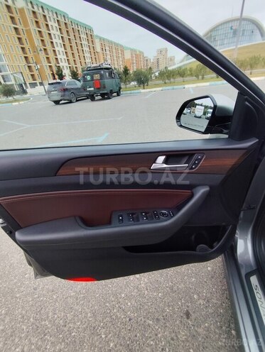 Hyundai Sonata-20
