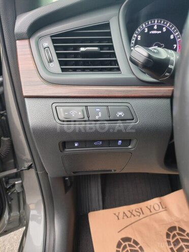 Hyundai Sonata-17