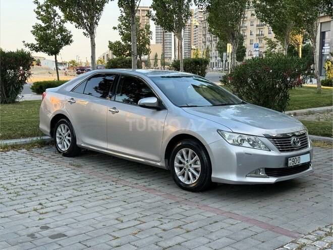 Toyota Camry-5