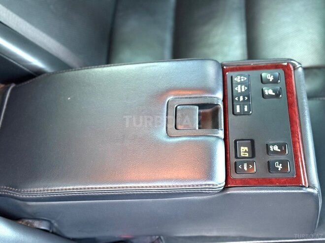 Toyota Camry-13