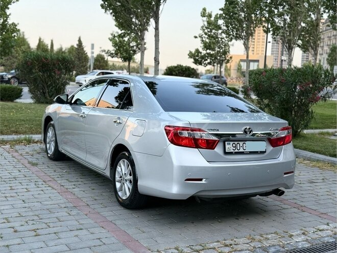 Toyota Camry-9