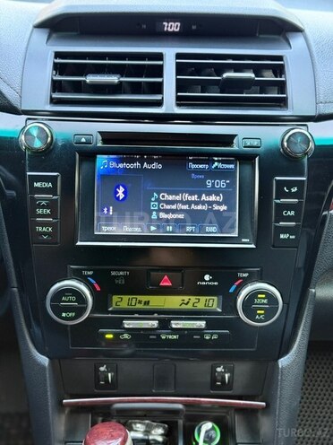 Toyota Camry-15