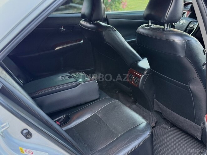 Toyota Camry-12