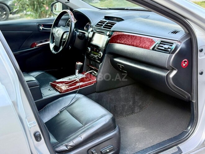 Toyota Camry-11