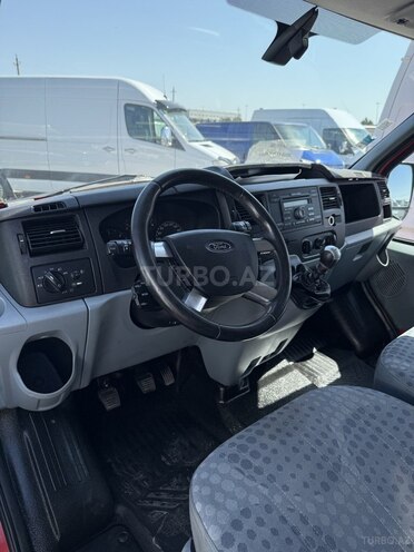 Ford Transit-3