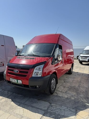 Ford Transit-4