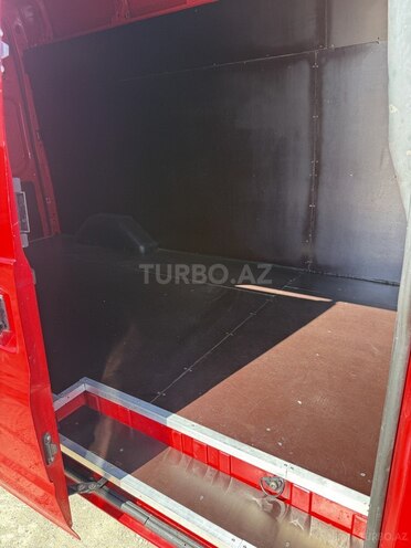Ford Transit-17