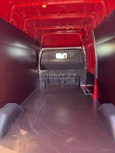 Ford Transit-16