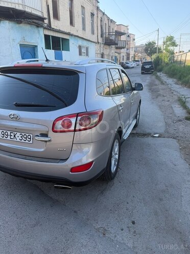 Hyundai Santa Fe-5