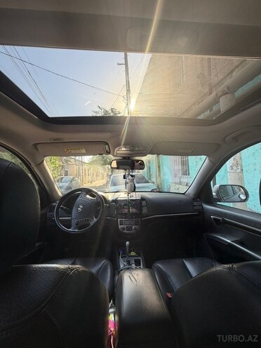 Hyundai Santa Fe-13