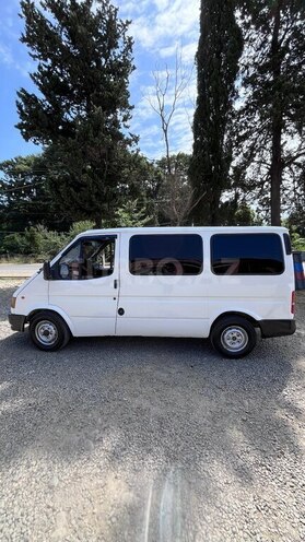 Ford Transit-5
