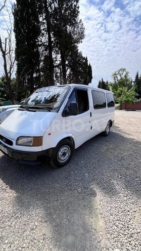 Ford Transit-7