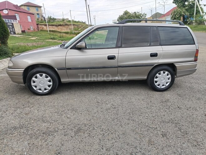 Opel Astra-2