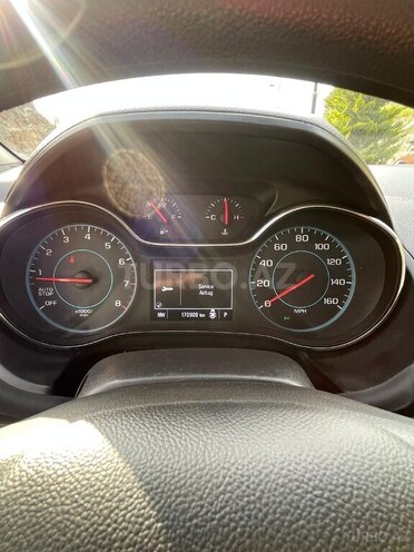 Chevrolet Cruze-11