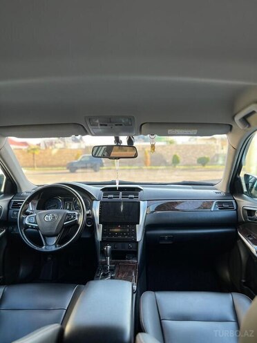 Toyota Camry-5