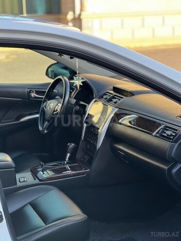 Toyota Camry-6